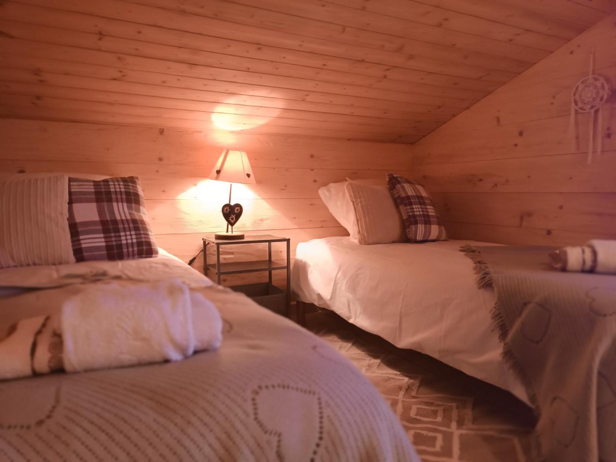 Charming Family Chalet For 8 People, With Private Hot Tub Les Clefs Esterno foto