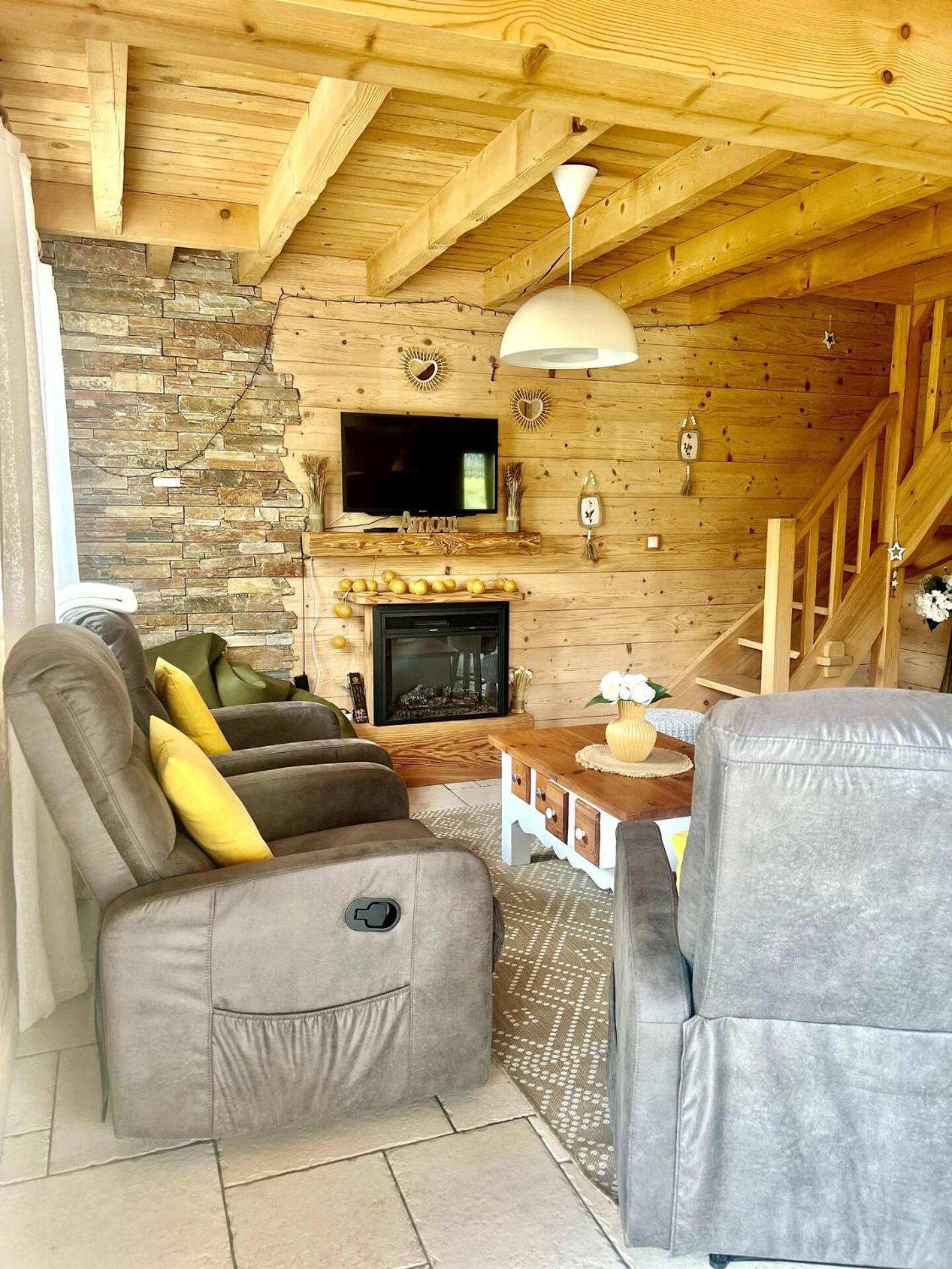 Charming Family Chalet For 8 People, With Private Hot Tub Les Clefs Esterno foto