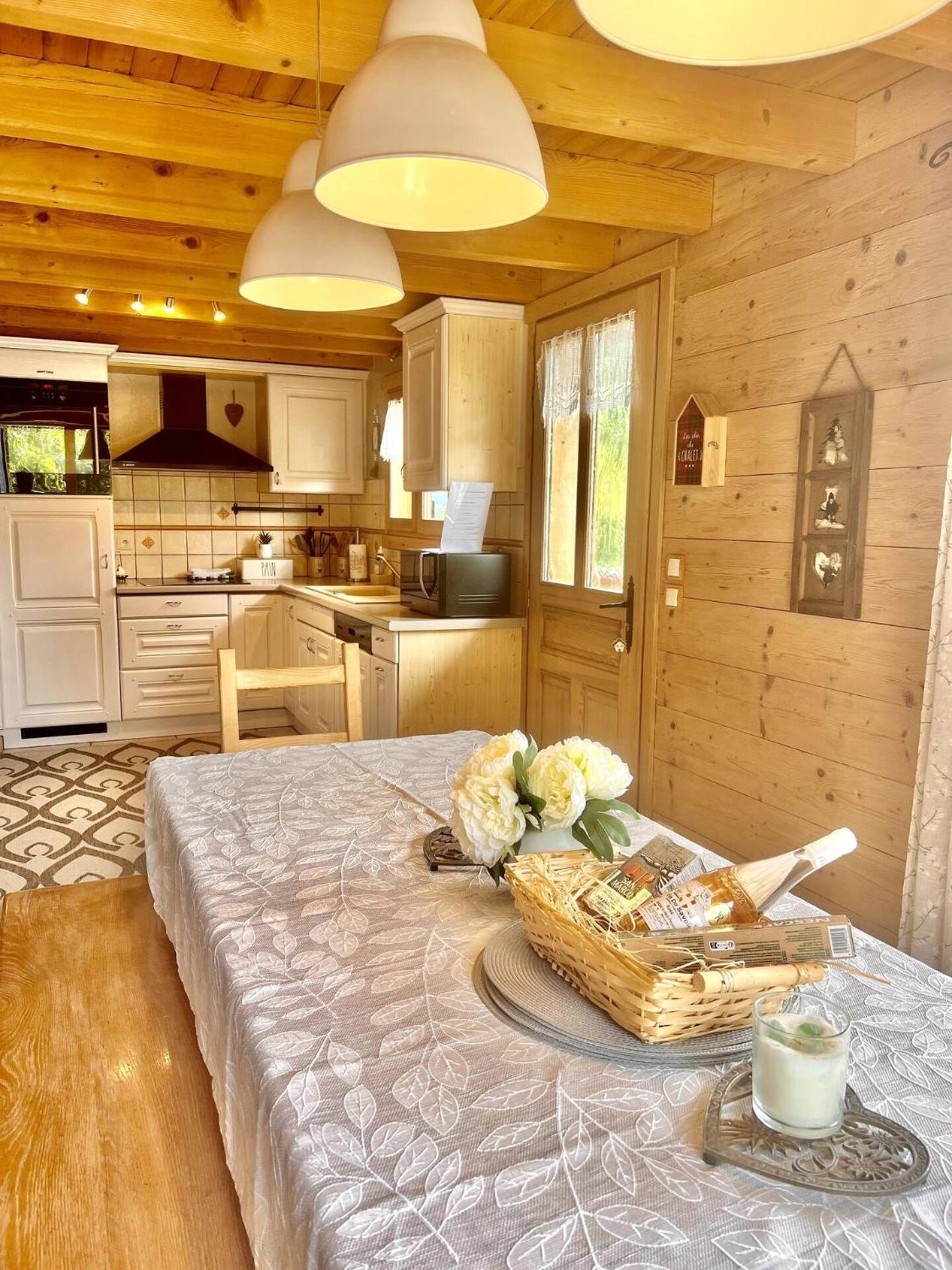 Charming Family Chalet For 8 People, With Private Hot Tub Les Clefs Esterno foto