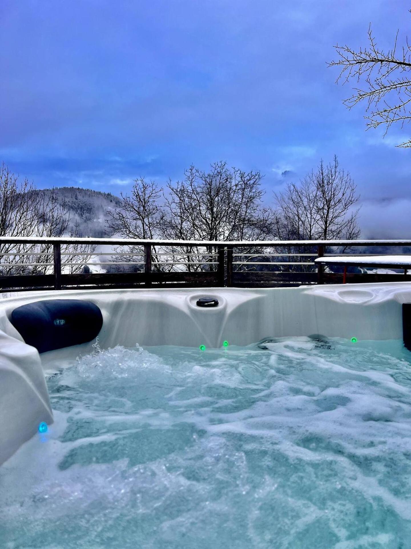 Charming Family Chalet For 8 People, With Private Hot Tub Les Clefs Esterno foto