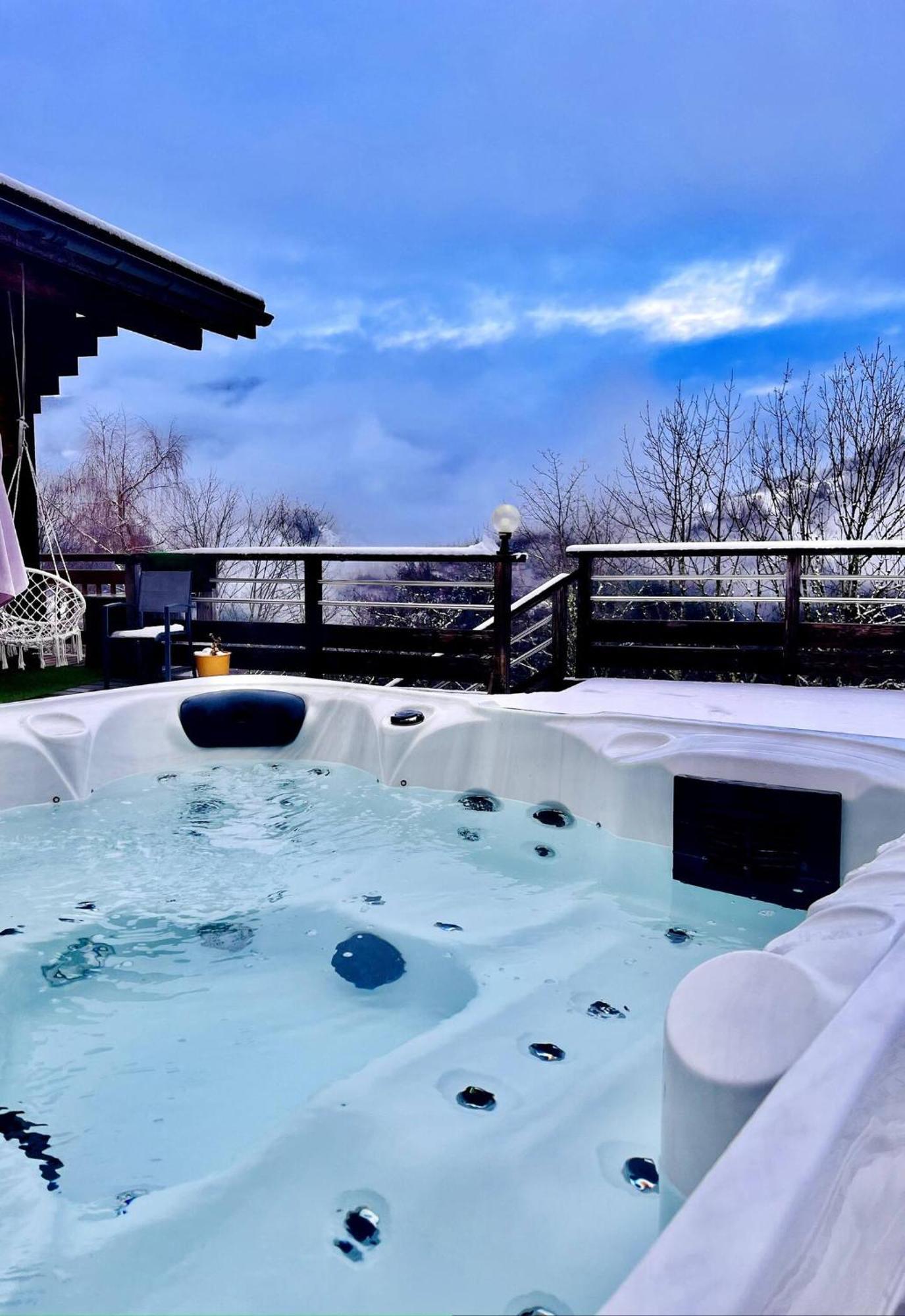 Charming Family Chalet For 8 People, With Private Hot Tub Les Clefs Esterno foto